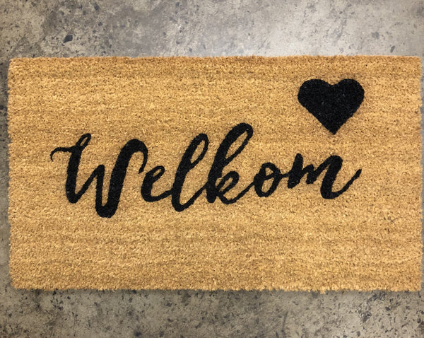 Welkom - cursive black heart